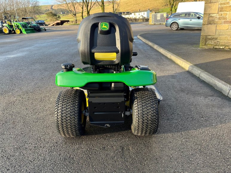 John Deere X350 Ride on Mower 