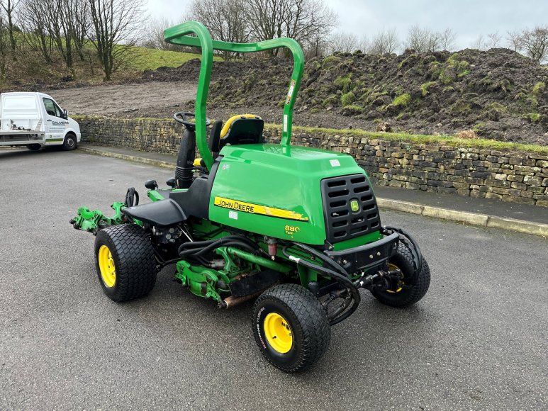 John Deere 8800 Terraincut Rough Mower 