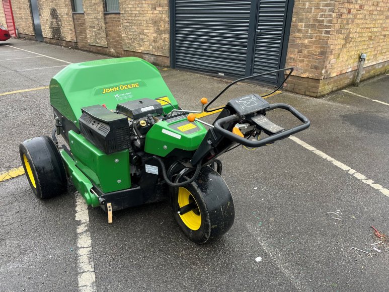 John Deere Aercore 800 Pedestrian Aerator 