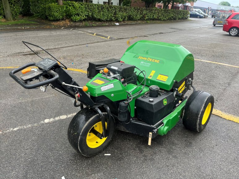 John Deere Aercore 800 Pedestrian Aerator 