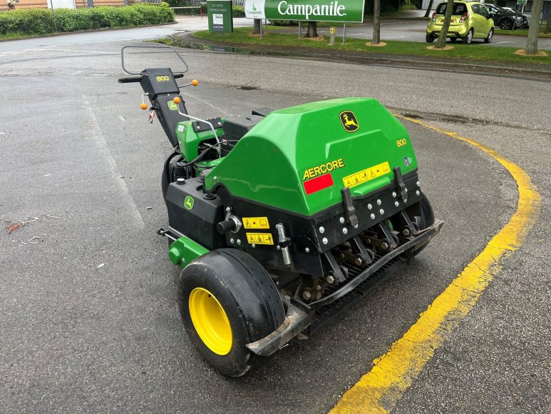 John Deere Aercore 800 Pedestrian Aerator 