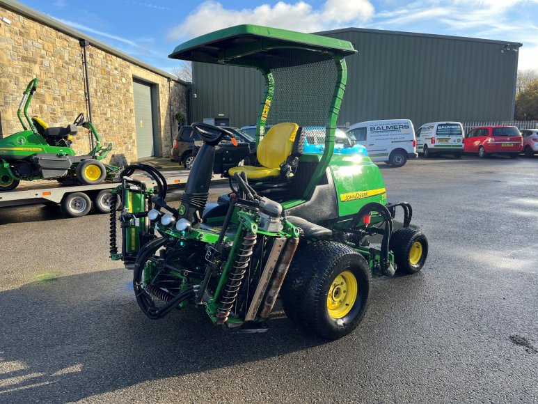 John Deere 7700 Fairway Mower