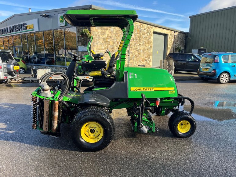 John Deere 7700 Fairway Mower