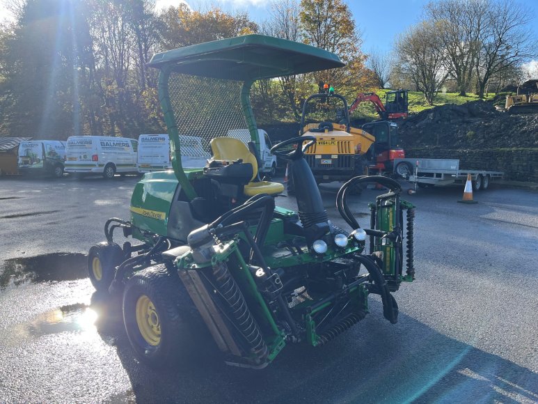 John Deere 7700 Fairway Mower