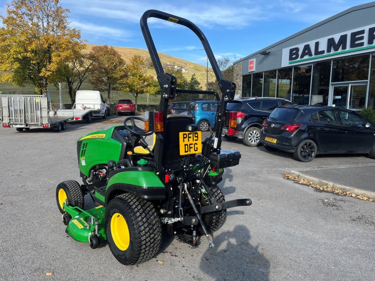 John Deere 1026R Compact Tractor 