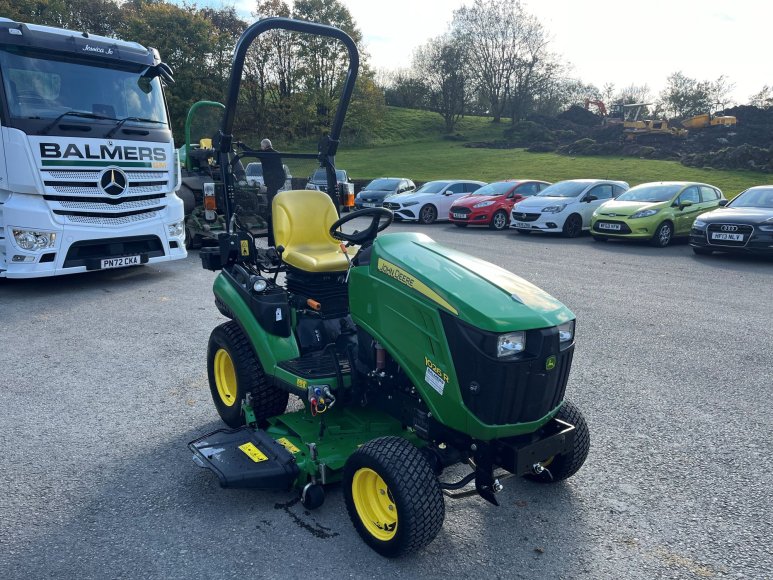 John Deere 1026R Compact Tractor 