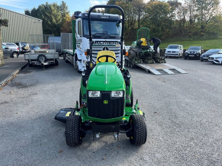 John Deere 1026R Compact Tractor 