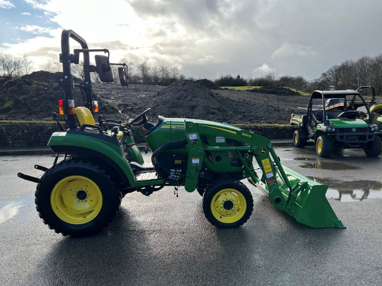 John Deere 2038R Compact Tractor c/w Loader 