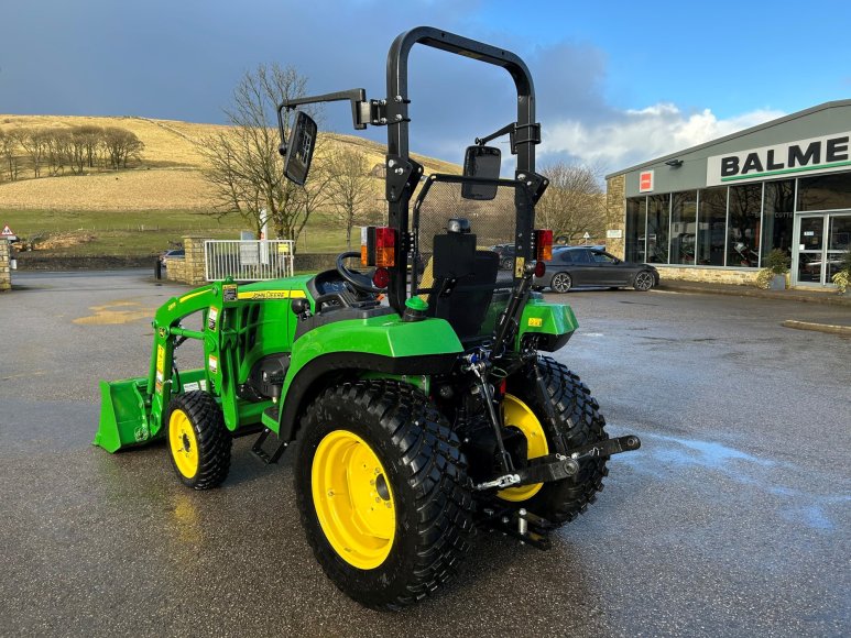 John Deere 2038R Compact Tractor c/w Loader 