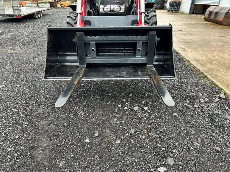 Case Ih Luxxum 120 c/w Loader 