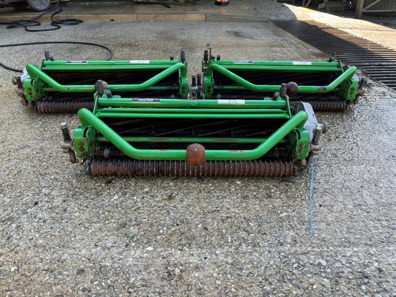 John Deere 2500 Cutting Units 