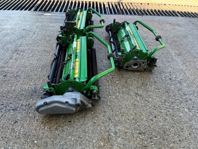 John Deere 2500 Cutting Units 