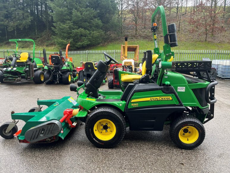 John Deere 1580 Front Mower