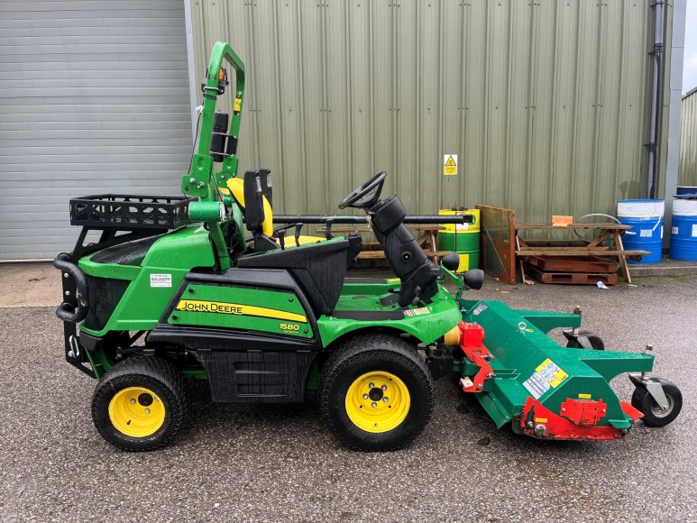 John Deere 1580 Front Mower