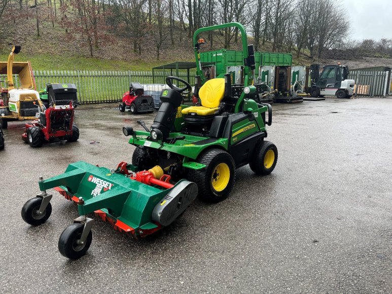 John Deere 1580 Front Mower