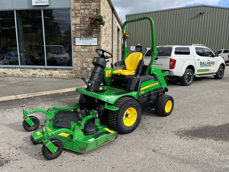 John Deere 1580 Front Mower