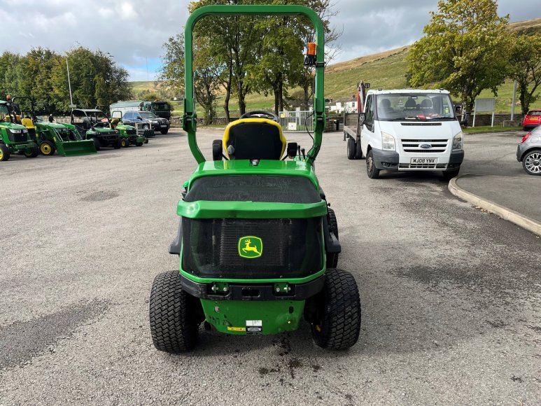 John Deere 1580 Front Mower