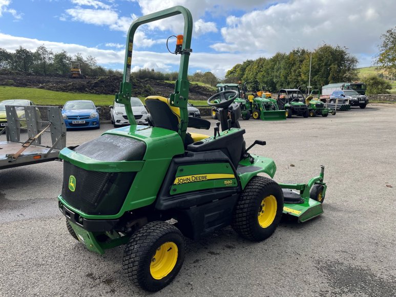 John Deere 1580 Front Mower