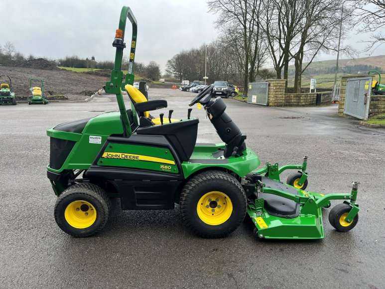 John Deere 1580 Front Mower