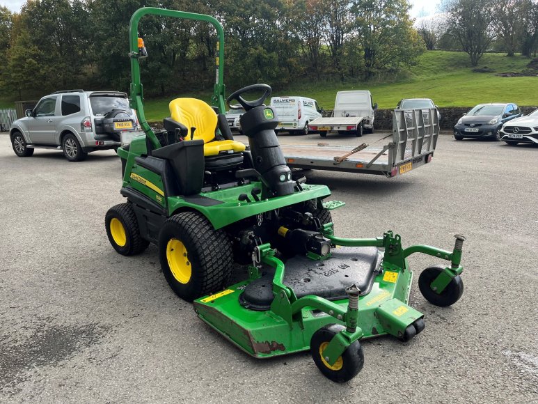 John Deere 1580 Front Mower