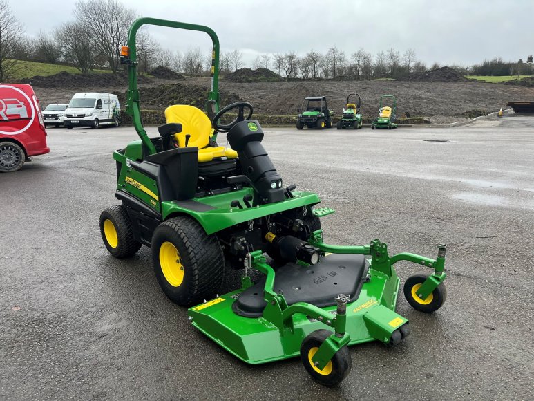 John Deere 1580 Front Mower