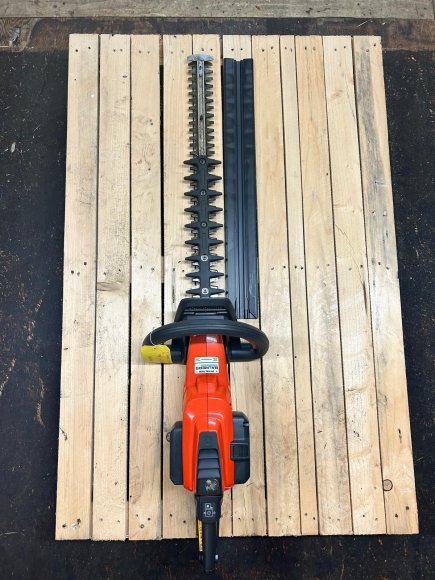 Husqvarna 520iHD60 battery hedge trimmer