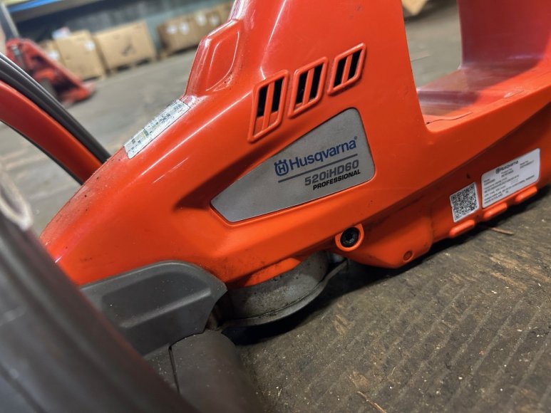 Husqvarna 520iHD60 battery hedge trimmer