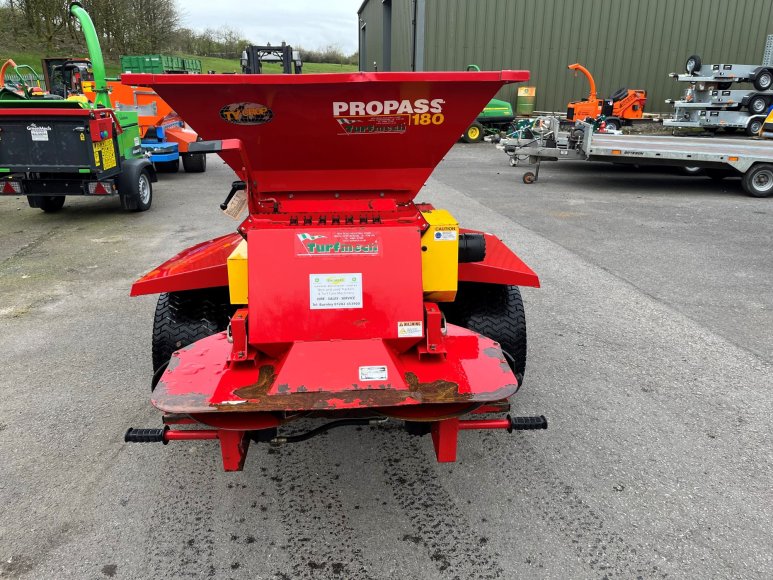 Turfmech Ty-Crop Pro Pass 180 Topdresser