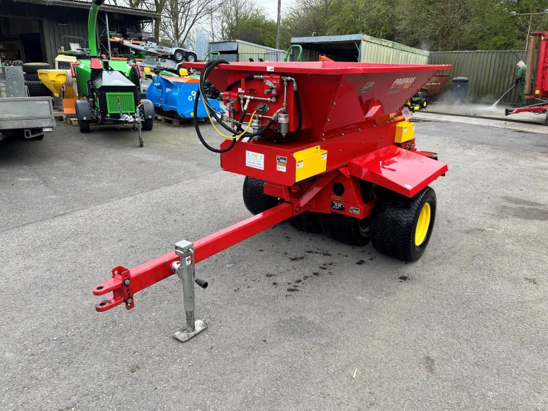 Turfmech Ty-Crop Pro Pass 180 Topdresser