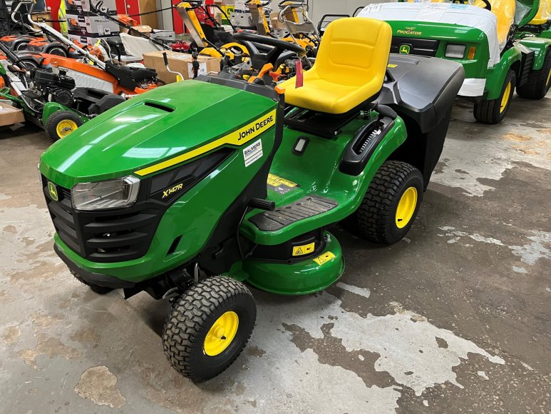 John Deere X147R Ride On Mower