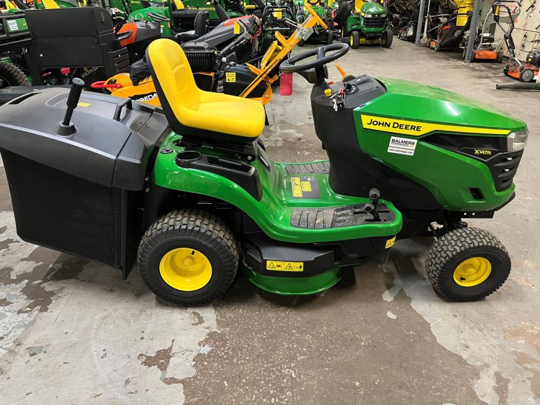 John Deere X147R Ride On Mower